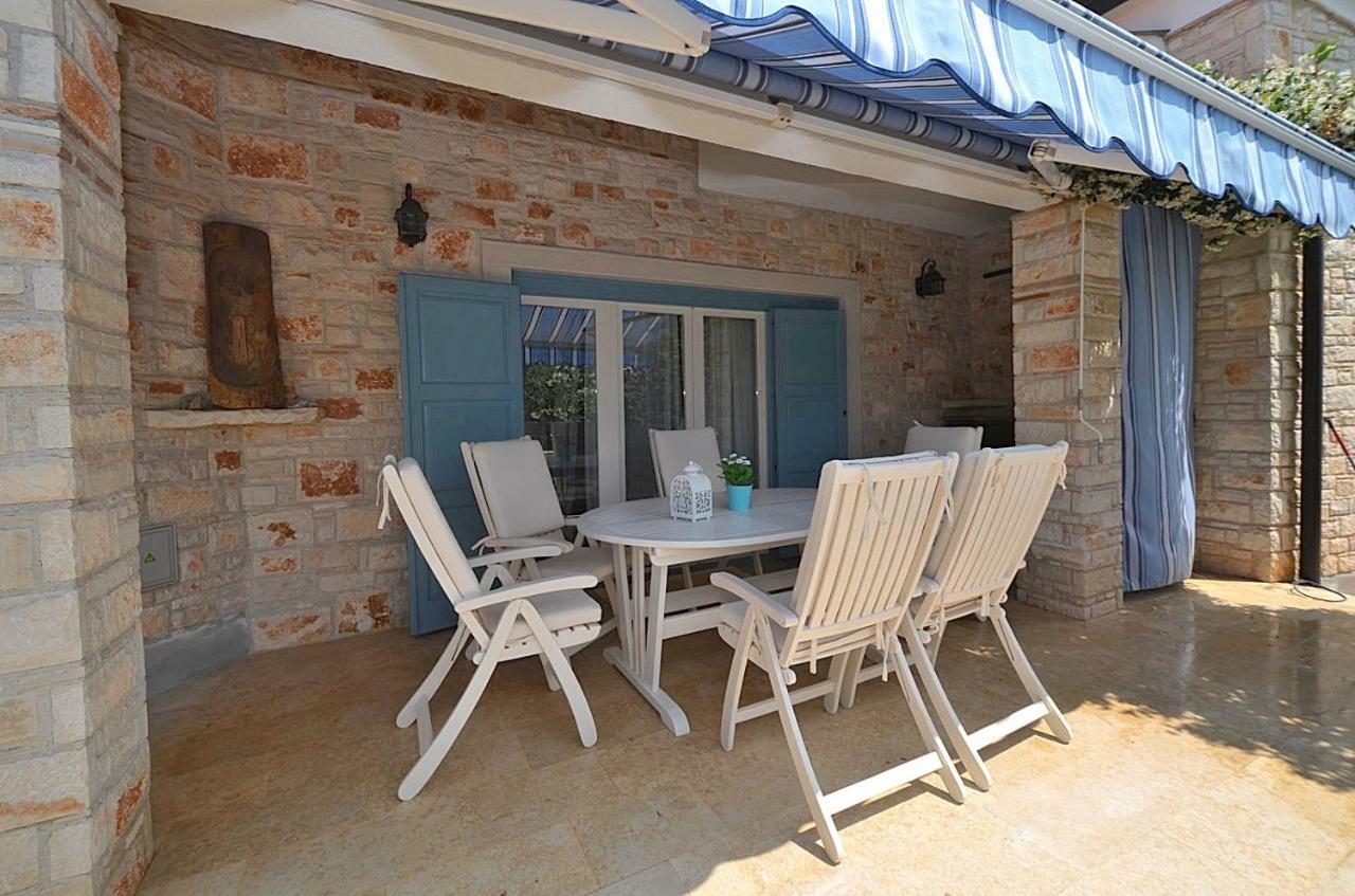 Holiday Home Sverko Novigrad  ภายนอก รูปภาพ