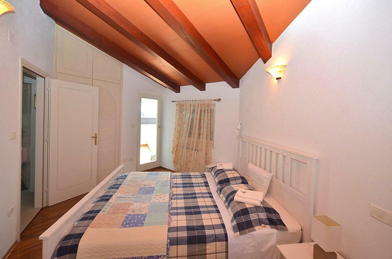 Holiday Home Sverko Novigrad  ภายนอก รูปภาพ