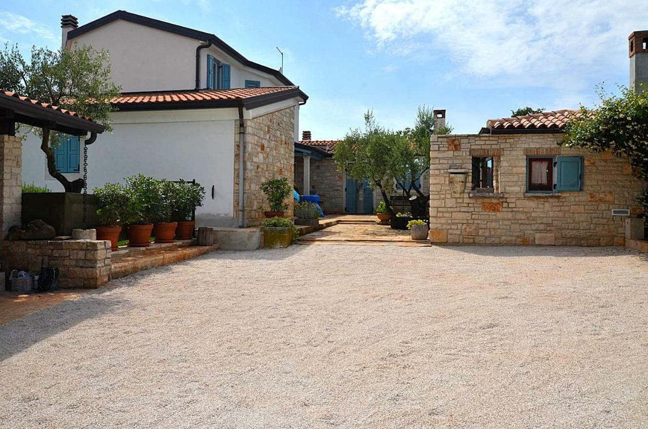 Holiday Home Sverko Novigrad  ภายนอก รูปภาพ